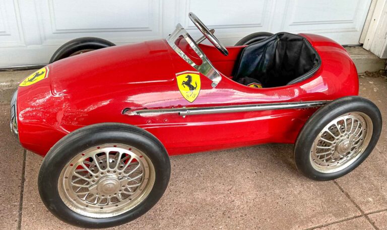 Giordani American retro Ferrari F 1 pedal car